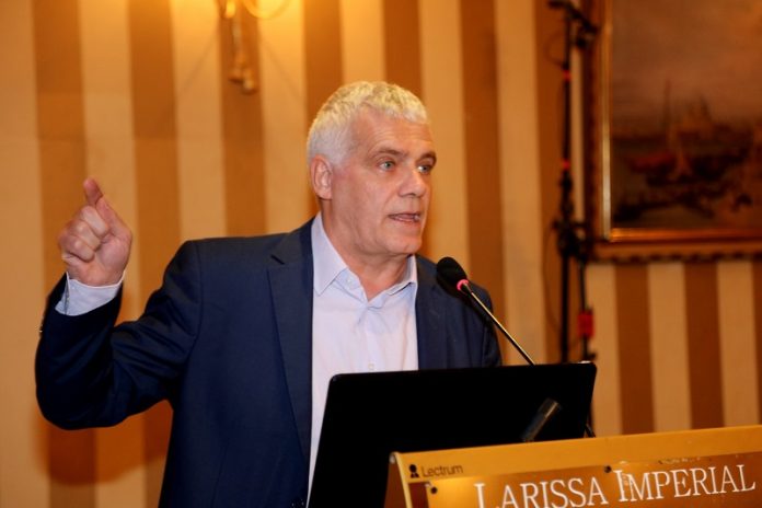 Ομιλία Τσιρώνη στην Λάρισα: Οικοδομούμε την Ελλάδα του αύριο όπου η βιώσιμη παράγωγη θα δίνει ένα καλό εισόδημα στον παράγωγο