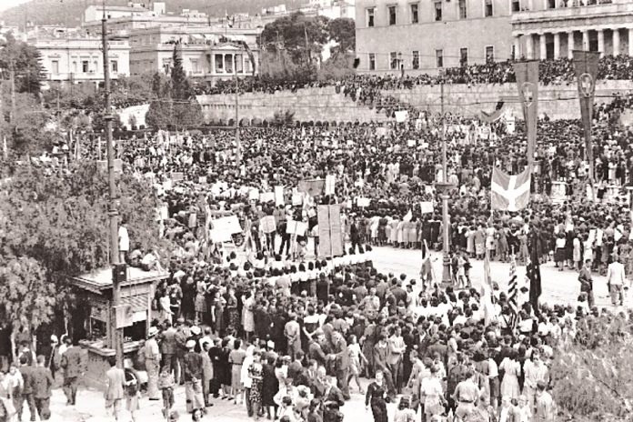 san-simera-i-mera-pou-i-athina-apeleftherothike-apo-tous-nazi-vinteo-foto-101479