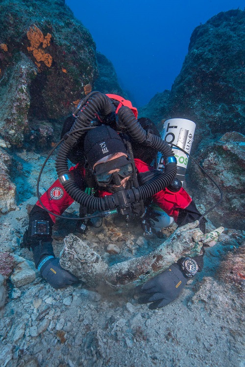 Σημαντικά ευρήματα ανελκύστηκαν κατά τη φετινή υποβρύχια ανασκαφή στο Ναυάγιο των Αντικυθήρων