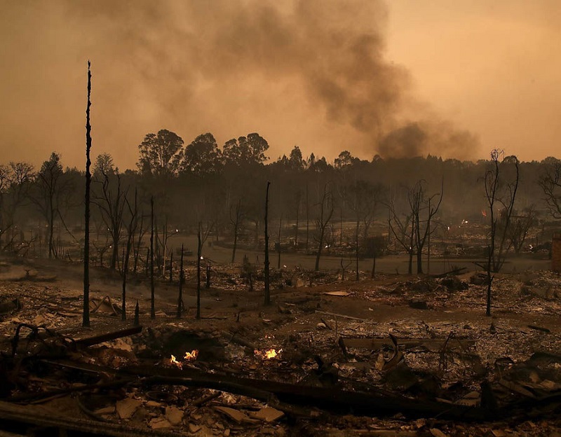 Στάχτη μεγάλα οινοποιεία από τις φονικές πυρκαγιές στην Καλιφόρνια (Φωτό)