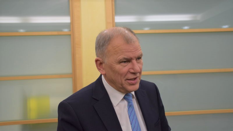 andriukaitis-i-kapnoviomichania-epidiokei-na-parakampsei-ti-nomothesia-gia-to-kapnisma-106822