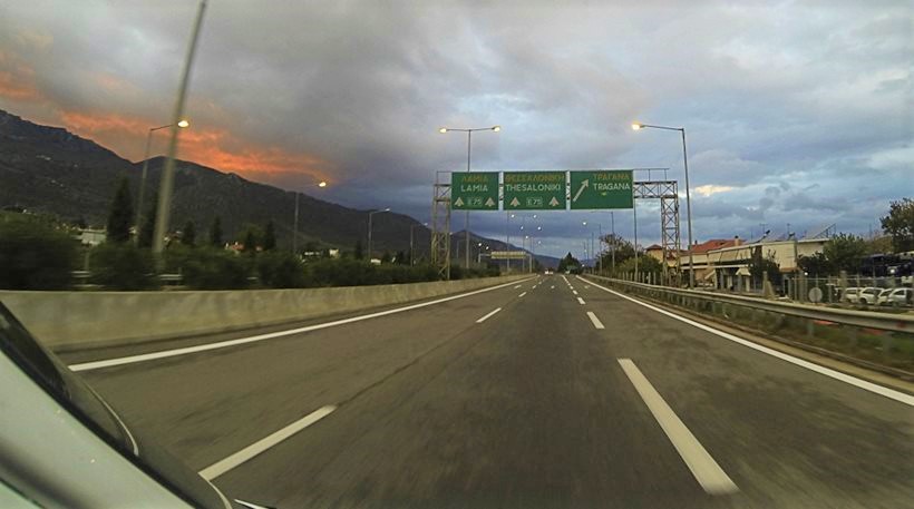diakopike-i-kykloforia-stin-ethniki-odo-athinon-thessalonikis-sto-ypsos-tou-varikou-105539
