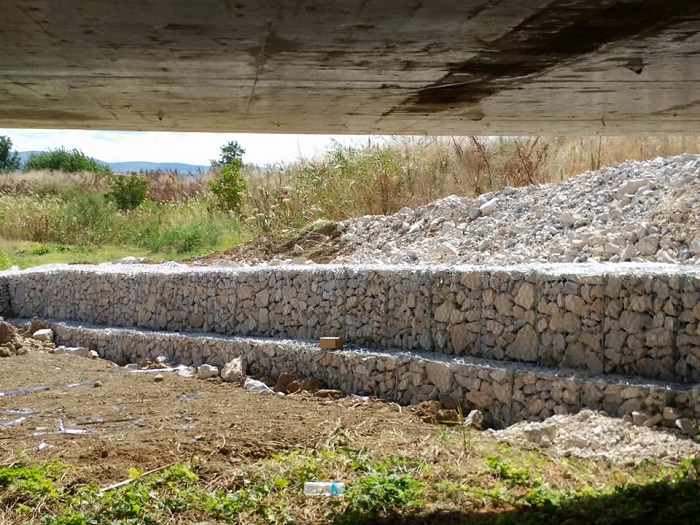 Eργασίες συντήρησης του θυροφράγματος Πυργακίου και καθαρισμός του Ενιπέα και Πηνειού