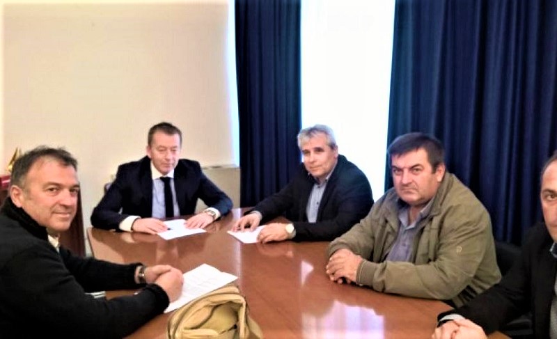 Συνάντηση Κόκκαλη με τον Αντιπεριφερειάρχη Φλώρινας και φασολοπαραγωγούς από τις Πρέσπες