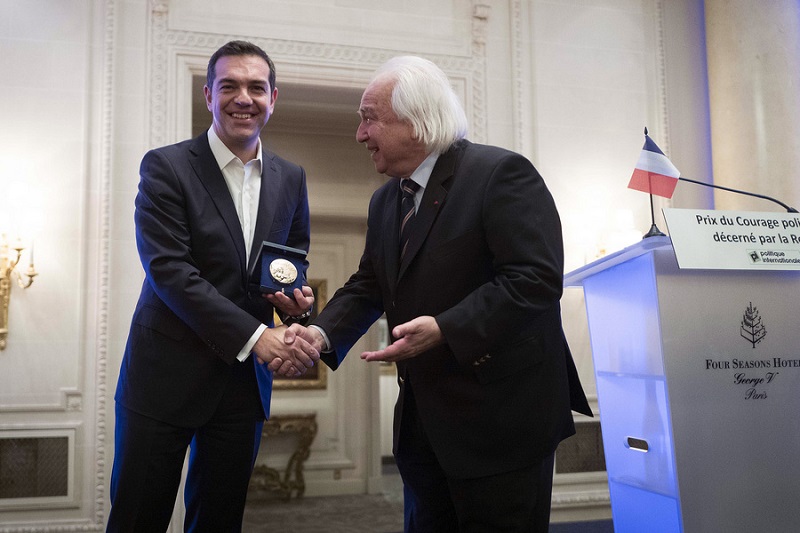 Βραβεύτηκε για το πολιτικό του σθένος ο Τσίπρας (εικόνες – video)