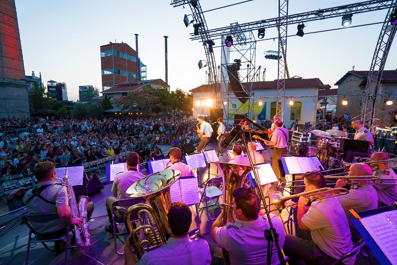 Η Αθήνα γιορτάζει με διακόσιες είκοσι εκδηλώσεις σε 34 ημέρες 