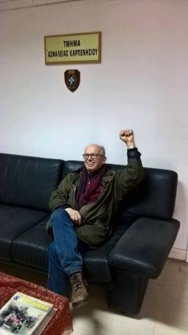 Δικηγόρος συνελήφθη στο Καρπενήσι επειδή έσβηνε συνθήματα της Χρυσής Αυγής 