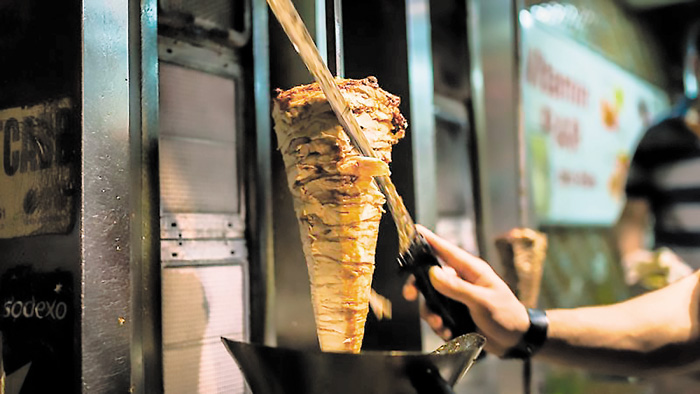 kanonika-i-kykloforia-tou-ntoner-kebap-stin-evropi-109485