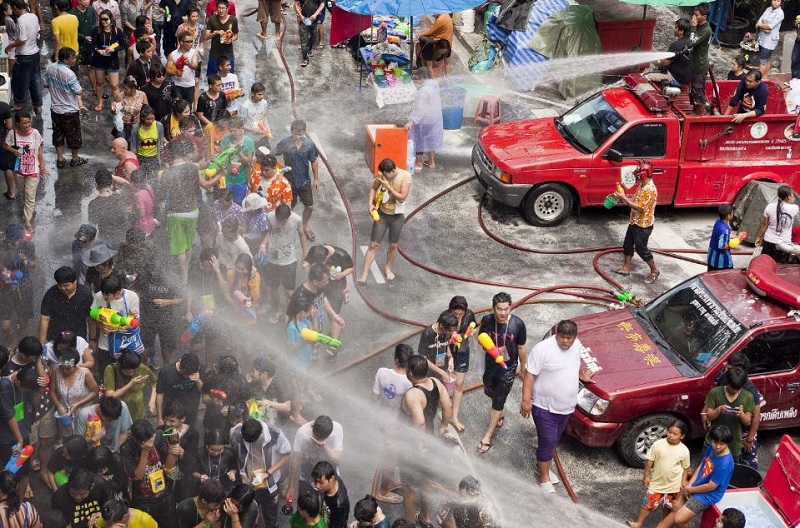 Τα 10 πιο παράξενα γούρια για την Πρωτοχρονιά από όλο τον κόσμο (pics)