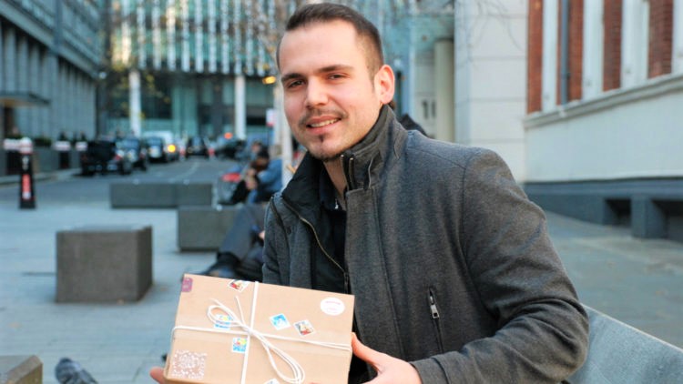 to-yiayiasbox-tou-mesolongiti-n-papadopoulou-katakta-to-londino-109685