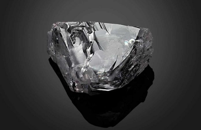 anakalyfthike 5o megalytero diamanti pagkosmios 910 karation Ανακαλύφθηκε το 5ο μεγαλύτερο διαμάντι παγκοσμίως 910 καρατίων