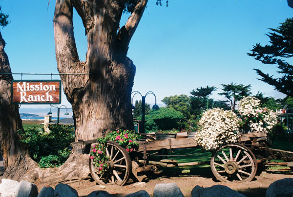 Ο Clint Eastwood αγόρασε το ιστορικό αγρόκτημα «Ranch Mission» (Φωτό)