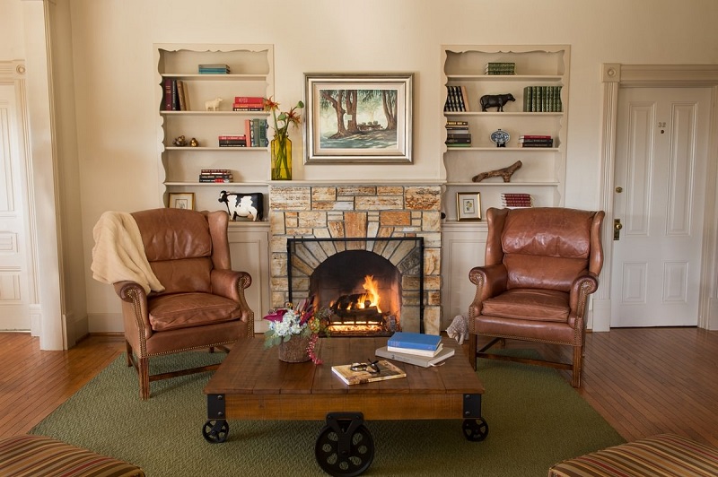 Ο Clint Eastwood αγόρασε το ιστορικό αγρόκτημα «Ranch Mission» (Φωτό)