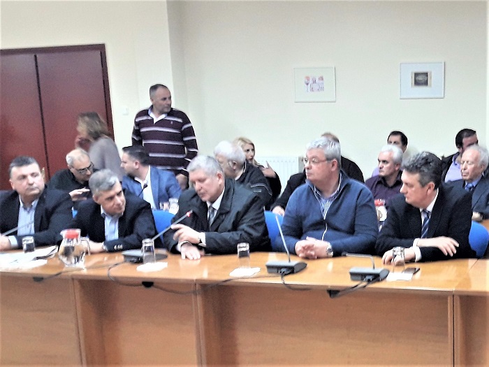 Στην Ελασσόνα σε σύσκεψη για την προστασία της ΠΟΠ φέτας