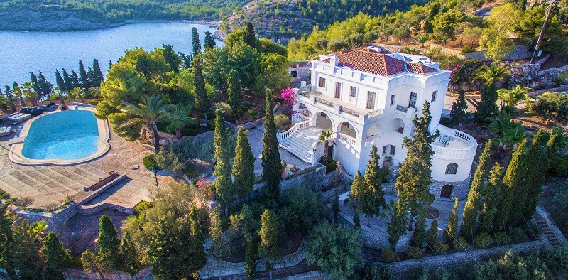 Πανέμορφο κάστρο στις Σπέτσες πωλείται για 14.600.000 ευρώ! (Photos)