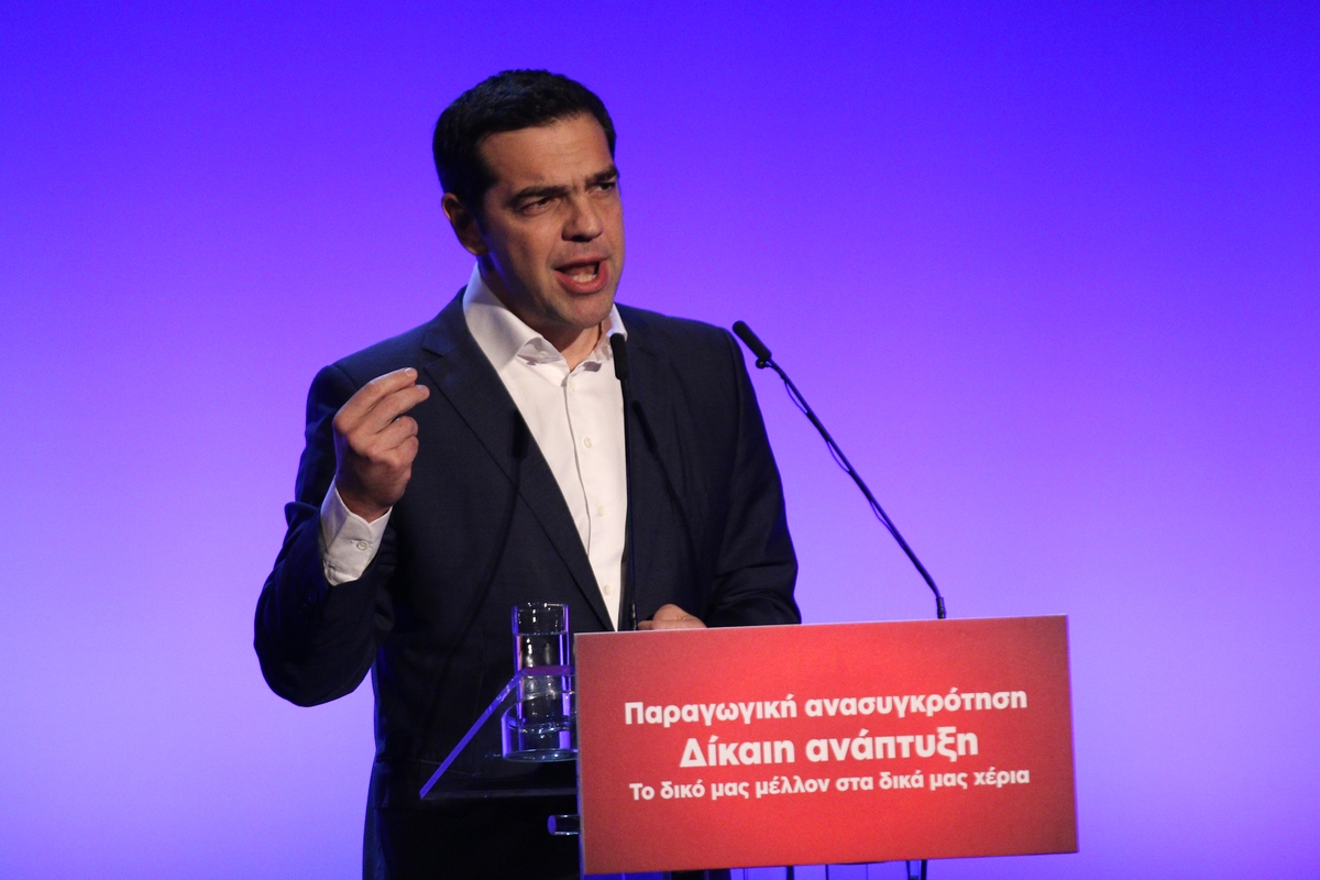 tsipras-stin-tripoli-stirizoume-tous-mikromesaious-agrotes-na-valoume-telos-stis-kakes-praktikes-116138