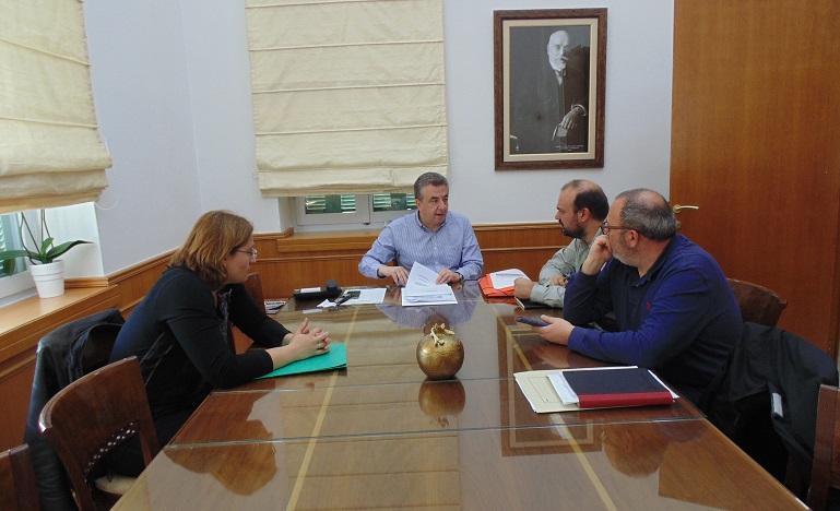 perifereia-kritis-ypografi-symvasis-gia-meletes-kai-syntirisi-tou-odikou-axona-117315
