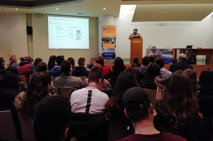 international-masterclasses-stin-amerikaniki-georgiki-scholi-gia-to-cern-117077