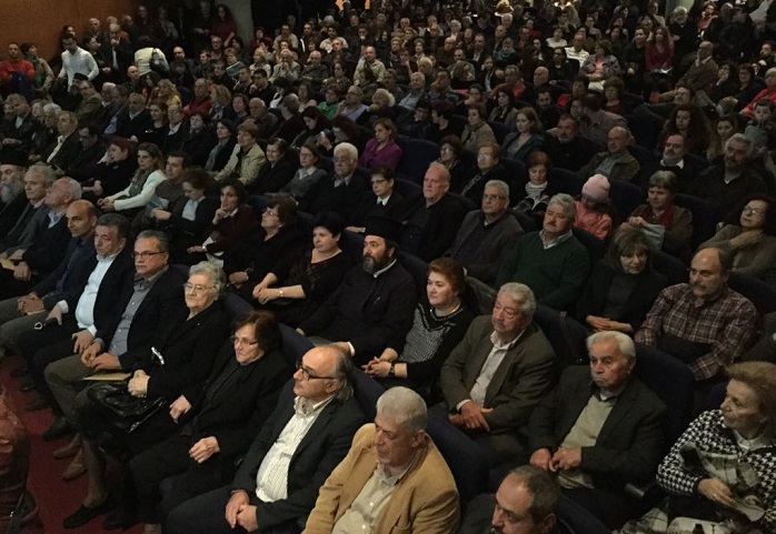 Κρήτη: Xειροκροτήματα και συγκίνηση στην πρώτη προβολή της ταινίας «Λουλούδια που μαράθηκαν νωρίς»