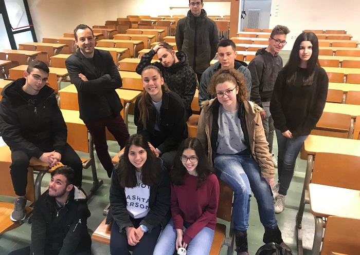 nea-diakrisi-tis-omadas-kinimatografou-ton-lykeion-tis-amerikanikis-georgikis-scholis-117006