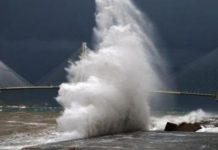 Θυελλώδεις άνεμοι σαρώνουν τη Δυτική Ελλάδα