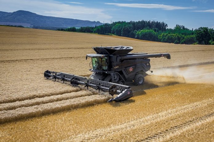 Massey Ferguson: Βραβείο Red Dot-Best of the Best για τη θεριζοαλωνιστική μηχανή IDEAL Massey Ferguson: Βραβείο Red Dot-Best of the Best για τη θεριζοαλωνιστική μηχανή IDEAL