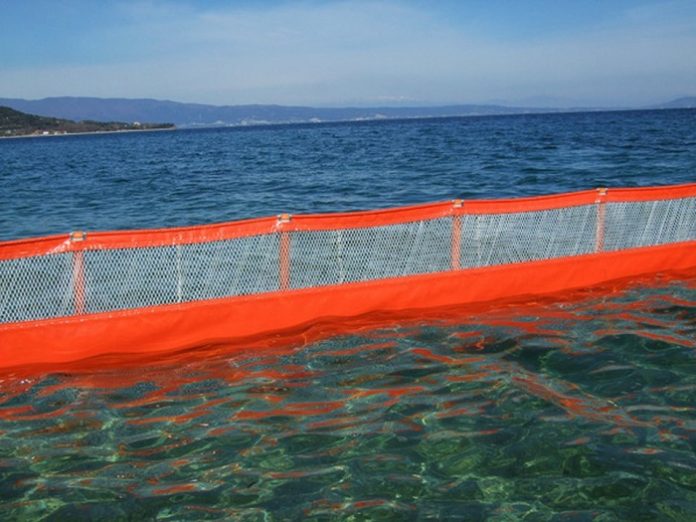 Πάτρα: Πλωτά φράγματα από ειδικά δίχτυα για να γλιτώσουν από τις μέδουσες Πάτρα: Πλωτά φράγματα από ειδικά δίχτυα για να γλιτώσουν από τις μέδουσες