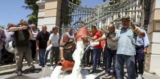 Κλίμα ενότητας στο συλλαλητήριο των κτηνοτρόφων στη Θεσσαλονίκη