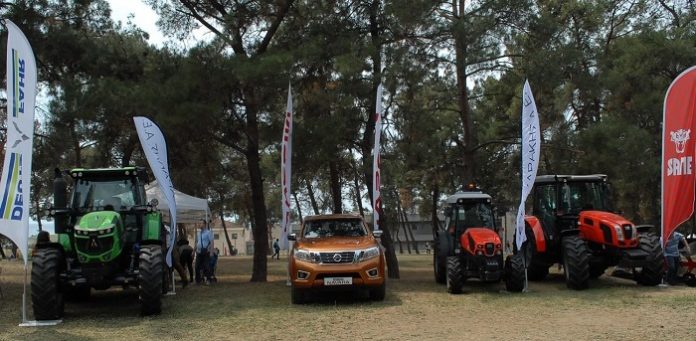 Συμμετοχή του ομίλου Θεοχαράκη στη “Μέρα Μαγιού” της Αμερικανικής Γεωργικής Σχολής Συμμετοχή του ομίλου Θεοχαράκη στη “Μέρα Μαγιού” της Αμερικανικής Γεωργικής Σχολής