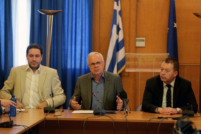 Στην τελική ευθεία ο μηχανισμός για το «κούρεμα» αγροτικών δανείων και χρεών Στην τελική ευθεία ο μηχανισμός για το «κούρεμα» αγροτικών δανείων και χρεών