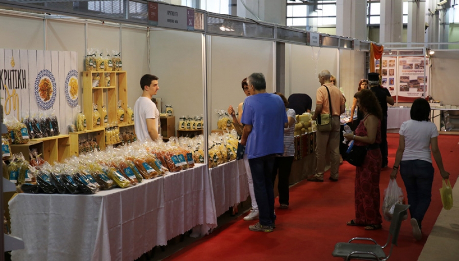 mechri-tis-10-iouniou-i-pagkritia-ekthesi-topikon-proionton-ston-peiraia-126505