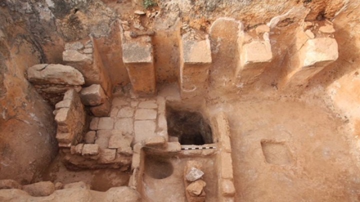 archaiologoi-anakalypsan-dyo-vyzantina-patitiria-stafylion-sto-israil-126655