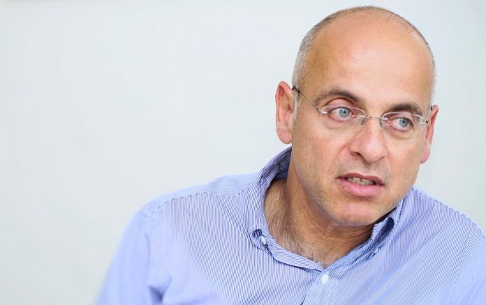 Γιώργος Φραγκίστας: «Τα δίκτυα ζητούν τα προϊόντα μας τροχοπέδη οι δικές μας παθογένειες» «Δεν μπορείς να ζητάς από τον παραγωγό το 70% του τζίρου του σε φόρους και εισφορές» τονίζει ο πρόεδρος του INCOFRUIT-HELLAS, Γιώργος Φραγκίστας, και θεωρεί μονόδρομο τη δημιουργία μεγαλύτερων σχημάτων στον κλάδο των οπωροκηπευτικών