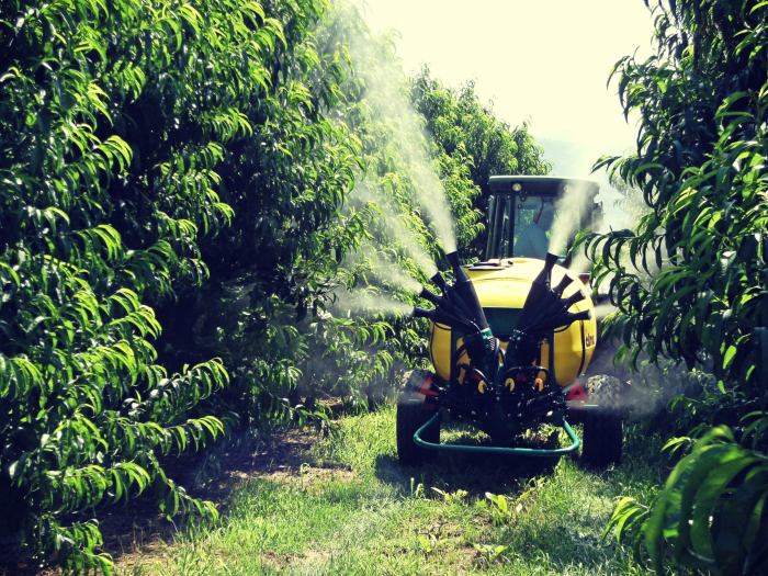 Σε όλες τις χώρες, οι μεγάλοι αγρότες, ανεξάρτητα από όσα ορίζει η νομοθεσία, ελέγχουν τα ψεκαστικά τους κάθε χρόνο