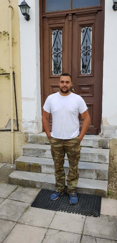 «Ό,τι µαθαίνουµε στα θεωρητικά µαθήµατα το εφαρµόζουµε ύστερα και στο εργαστήριο, κάτι το οποίο µας βοηθάει πολύ». stergios-zitounis-agrotis-ekpaideusi