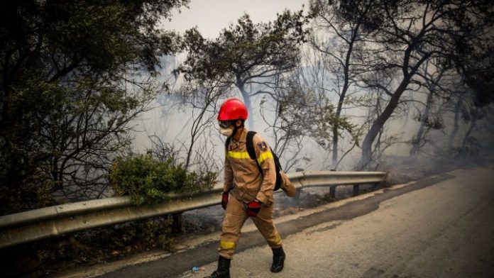 Χανιά: Σε εξέλιξη η πυρκαγιά στον Κακόπετρο του δήμου Πλατανιά Χανιά: Σε εξέλιξη η πυρκαγιά στον Κακόπετρο του δήμου Πλατανιά