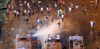 Δυο νεκροί, τραυματίες και 845 καμμένα οχήματα στο περιθώριο των εορτασμών για το Μουντιάλ στη Γαλλία