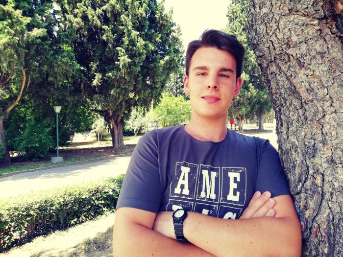 «Τη βασική γνώση που είχα την εµπλούτισα» , τονίζει ο Γιώργος Τσαρίδης στην «ΥΧ» «Τη βασική γνώση που είχα την εµπλούτισα» , τονίζει ο Γιώργος Τσαρίδης στην «ΥΧ»