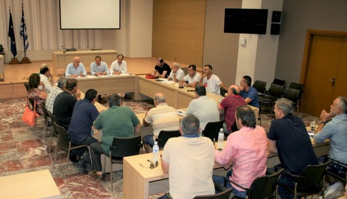 Πολιτικές αγκαλιές για τους αγρότες της Ροδόπης Πολιτικές αγκαλιές για τους αγρότες της Ροδόπης