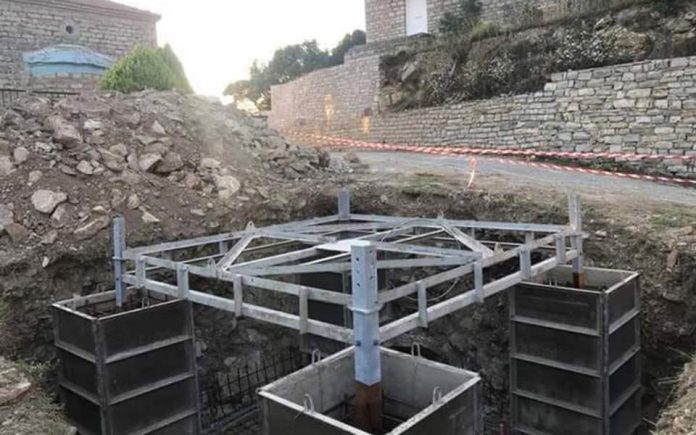 Για αυθαιρεσία διαφόρων φορέων στην εξπρές αδειοδότηση για την εγκατάσταση κεραίας καταγγέλλουν οι κάτοικοι του χωριού Χελιδόνα στην Ευρυτανία. Για αυθαιρεσία διαφόρων φορέων στην εξπρές αδειοδότηση για την εγκατάσταση κεραίας καταγγέλλουν οι κάτοικοι του χωριού Χελιδόνα στην Ευρυτανία.