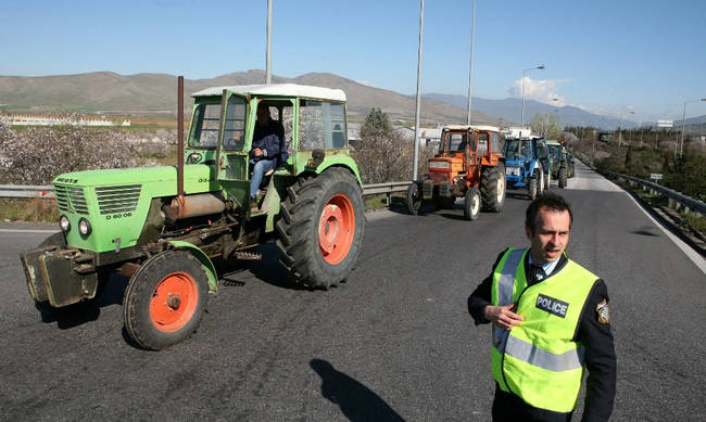 ΔΕΘ: Ανένδοτοι οι αγρότες, βγάζουν στους δρόμους τα τρακτέρ