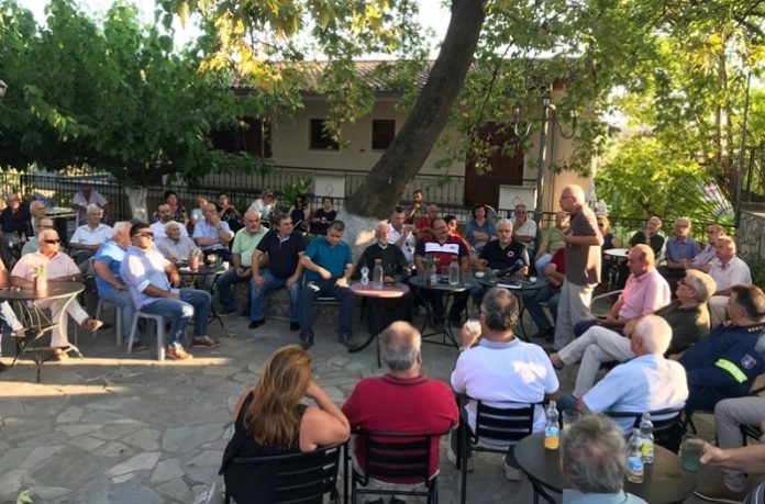 Επίσκεψη Αποστόλου στα καμένα της Εύβοιας Επίσκεψη Αποστόλου στα καμένα της Εύβοιας