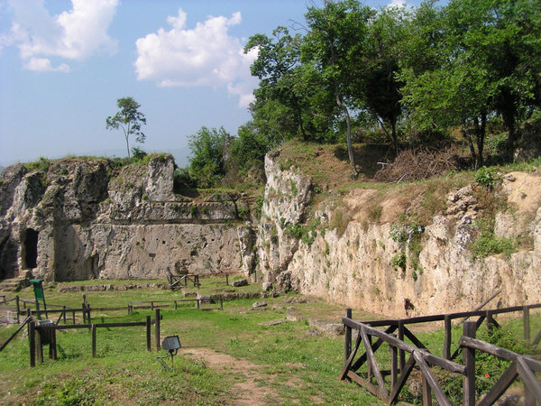 crowdfunding-xekinaei-o-dimos-naousas-me-stocho-tin-anadeixi-tis-scholis-aristoteli-133521