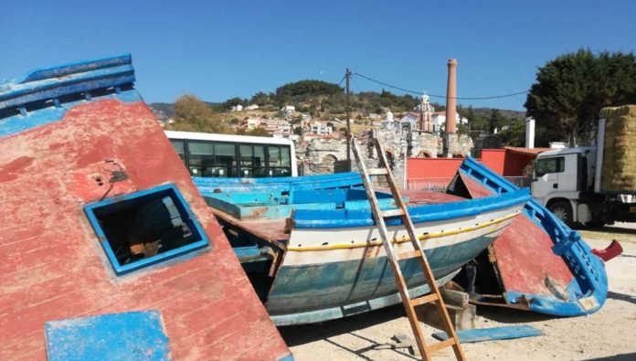 paradosiaka-skafi-lesvos Έφυγαν – καταστράφηκαν χωρίς λόγο δυο όμορφα τρεχαντήρια.