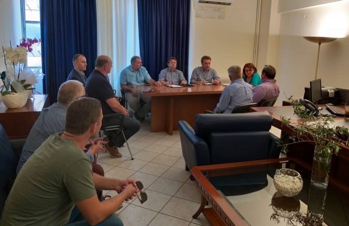 Συνάντηση της Ολυμπίας Τελιγιορίδου με την νέα Ομοσπονδία Χοιροτροφικών Συλλόγων Συνάντηση της Ολυμπίας Τελιγιορίδου με την νέα Ομοσπονδία Χοιροτροφικών Συλλόγων