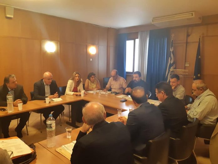 Συνάντηση Θρακιωτών αγροτών και πολιτικών με τον ΥΠΑΑΤ για τις καταστροφές στις καλλιέργειες Συνάντηση Θρακιωτών αγροτών και πολιτικών με τον ΥΠΑΑΤ για τις καταστροφές στις καλλιέργειες
