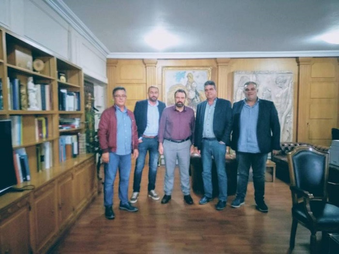 kairia-zitimata-ton-ageladotrofon-sti-atzenta-tis-synantisis-echfe-me-arachoviti-kai-teligioridou-135793