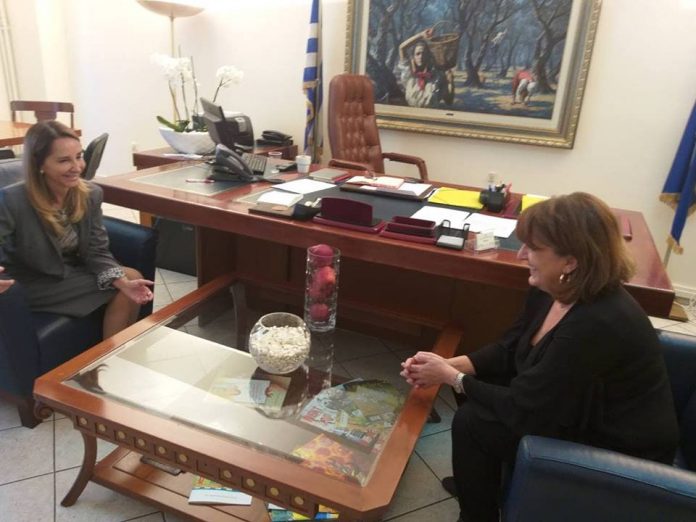 Η αγροτική ανάπτυξη και η ασφάλεια τροφίμων στα θέματα συζήτησης Τελιγιορίδου με την Πρέσβειρα της Χιλής Η αγροτική ανάπτυξη και η ασφάλεια τροφίμων στα θέματα συζήτησης Τελιγιορίδου με την Πρέσβειρα της Χιλής