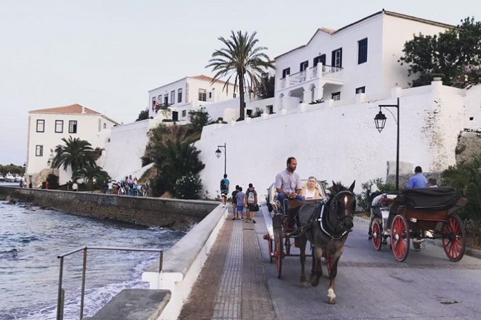 Έως τις 30/11 η υποβολή των αιτήσεων στήριξης του προγράμματος CLLD/LEADER για την ΠΕ Νήσων Αττικής Έως τις 30/11 η υποβολή των αιτήσεων στήριξης του προγράμματος CLLD/LEADER για την ΠΕ Νήσων Αττικής