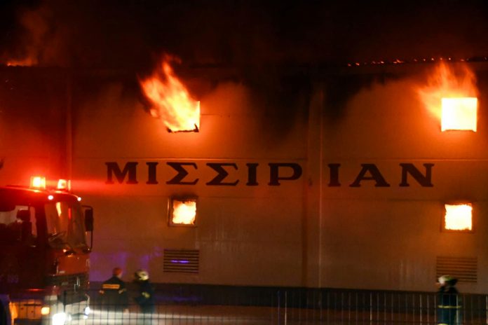Καβάλα: Μεγάλη φωτιά στις αποθήκες της Μισσιριάν ΑΕ στον Αμυγδαλεώνα